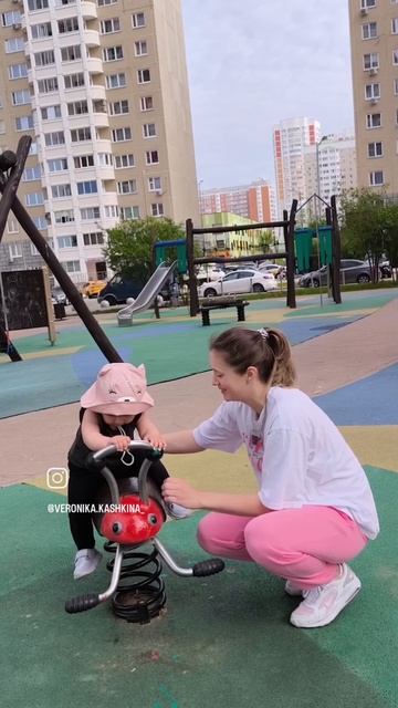 ну что мамы, есть тут кто-то, кто в 7 утра уже на площадк? смотреть онлайн