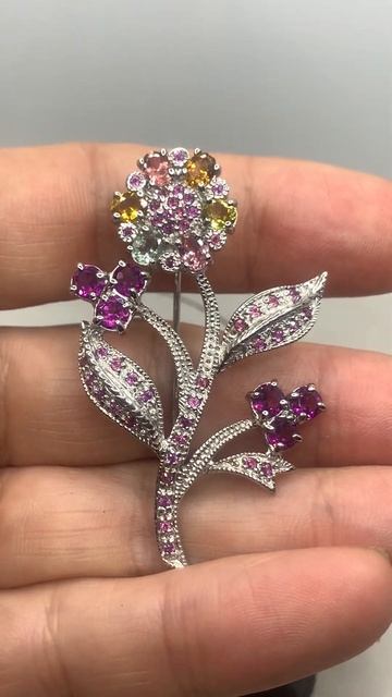 Брошь с натуральными Турмалинами и родолит Гранатами