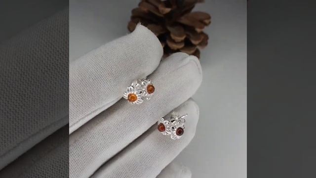 Изящные серьги-гвоздики "Цветочек" из натурального 💯% смотреть онлайн