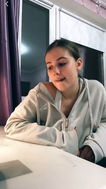 я лизок онлайн! у меня есть смешные влоги, буду рада те? смотреть онлайн