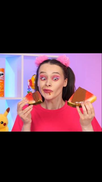 девушка ест арбуз в шоколаде смотреть онлайн