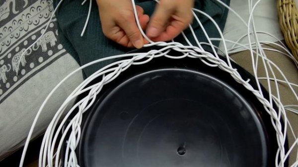 Tray for plant pots rattan\Поддон для кашпо из ротанга.