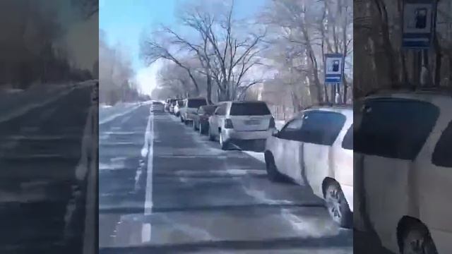 На Дальнем Востоке проблемы с бензином, люди стоят в к? смотреть онлайн