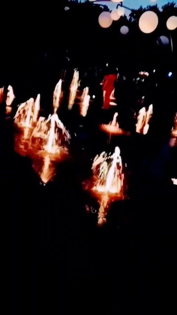 Красивые огоньки 😊 #фонарики #огоньки #красота #фонта? смотреть онлайн