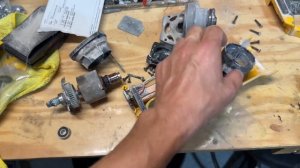 Замена щеток, Dewalt ушм .