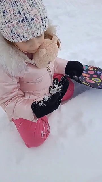 Когда бабушка добрая и можно есть снег смотреть онлайн