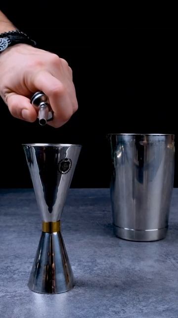 Коктейль CLOVER CLUB с фейхоа смотреть онлайн