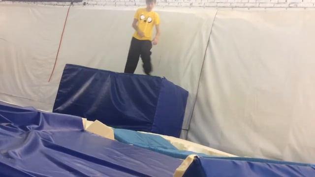 Parkour: Последний день в зале FLY!FAMILY смотреть онлайн