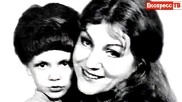 ЕМУ уже 49 /КАК живёт 