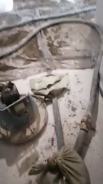 Стяжка пола на 15 этаже в квартире насосом механизиров? смотреть онлайн