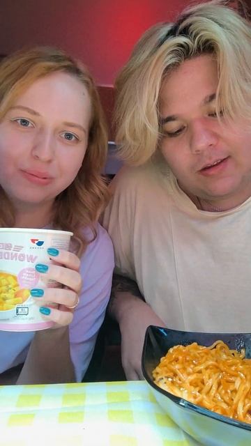 Едим острую лапшу бульдак #buldaknoodles #buldak #buldakramen #mukbang #mukba смотреть онлайн