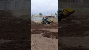 Развозка навоза на огород дочери.