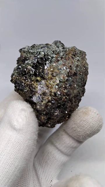 N464. Гранат андрадит. Челябинская область. смотреть онлайн