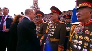 Обнял генерала КНДР: что сказал Путин в ответ на поздравления из Пхеньяна?