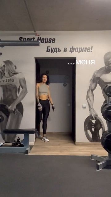 На онлайн есть места, переходи в тг и оставляй заявку Ht