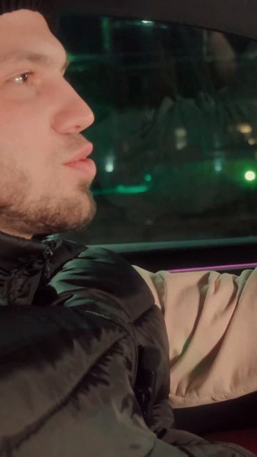 Обезьяна с гранатой в новой Ауди смотреть онлайн