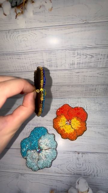 Броши Анютины глазки. Для заказа и покупки пиши на WhatsAp смотреть онлайн