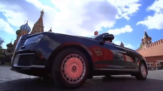 Андрей Белоусов принимает парад в Москве. Министр обороны России в гражданской одежде. смотреть онлайн