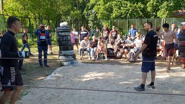 КРУТОЙ БОРЕЦ против УДАРНИКА !!! смотреть онлайн