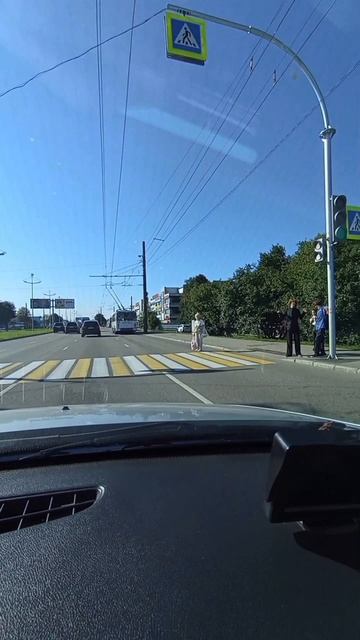 ‼️Пешеход идет на красный‼️Московский пр-т, Калинин смотреть онлайн