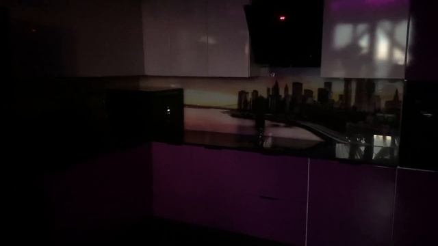 Фартук для кухни из стекла с внутренней подсветкой смотреть онлайн