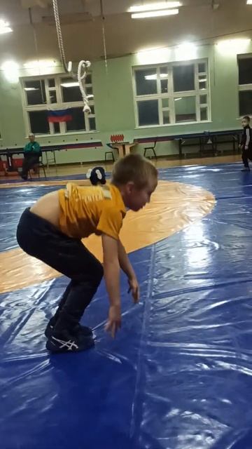 МАЛЕНЬКИЙ БОРЕЦ УДИВИЛ СЭНСЭЯ! смотреть онлайн