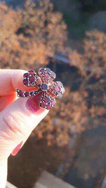 Брошь с богемскими гранатами #антикварнаяброшь #богем смотреть онлайн