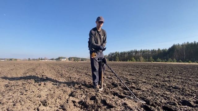 Щасливий коп на полі, знахідки так і пруть 🥰 | Garrett ACE-250 смотреть онлайн