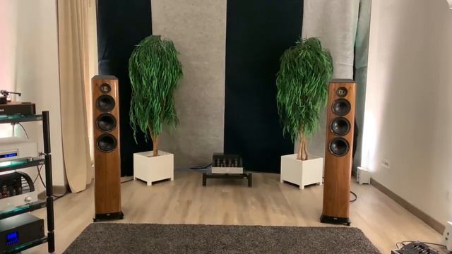 ELAC Vela Bossa Real MILANO HIFIDELITY Show 2019 смотреть онлайн