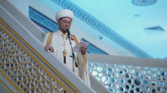 Пятничная проповедь муфтия Дамира Мухетдинова 9 мая 2025 года смотреть онлайн