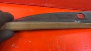 уплотнитель стекла багажника 008