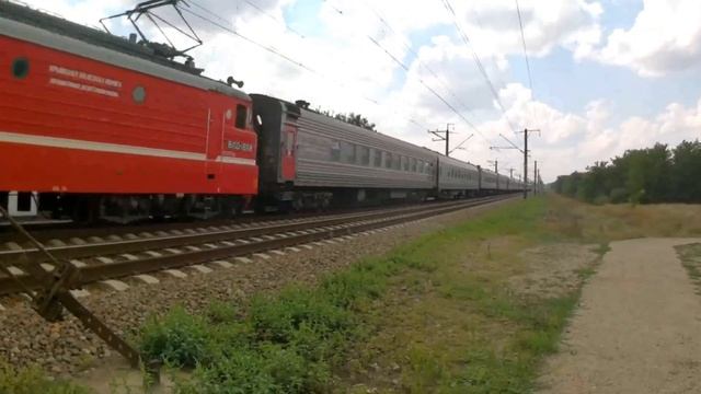 Электровоз ВЛ10-1888 с поездом №374 Симферополь-Смоленск. смотреть онлайн