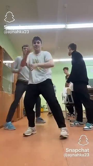 В лес приходит лампа смотреть онлайн