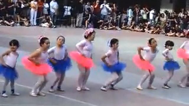 Ржачный танец смотреть онлайн