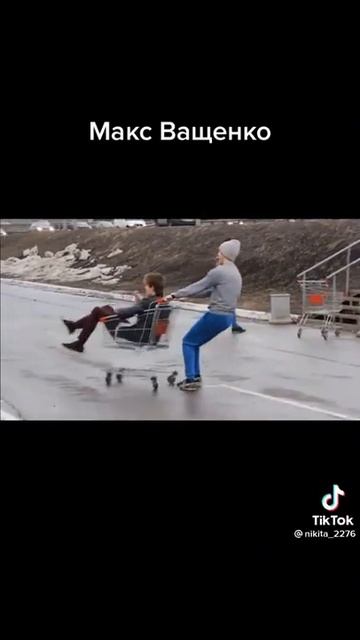 у юрца есть две девушки смотреть онлайн