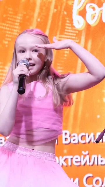 Новая песня «Фонарики» на всех цифровых площадках! 💅? смотреть онлайн