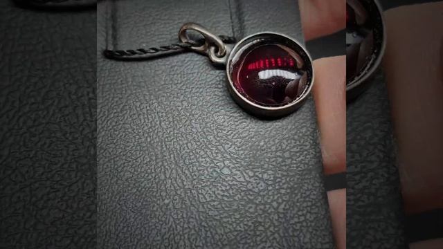 Кулон з природним гранатом у чорненому сріблі, 1995 грн - смотреть онлайн