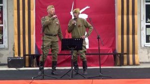 "За девятое  число выпьем всем смертям назло."   Сергей Шпигунов и Василий Недашковский.