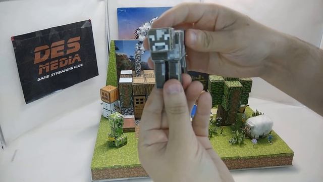 Майнкрафт. Домик на лугу (Творчество из картона) смотреть онлайн