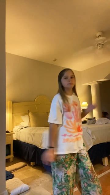 Не ну а чё,? я ела… смотреть онлайн