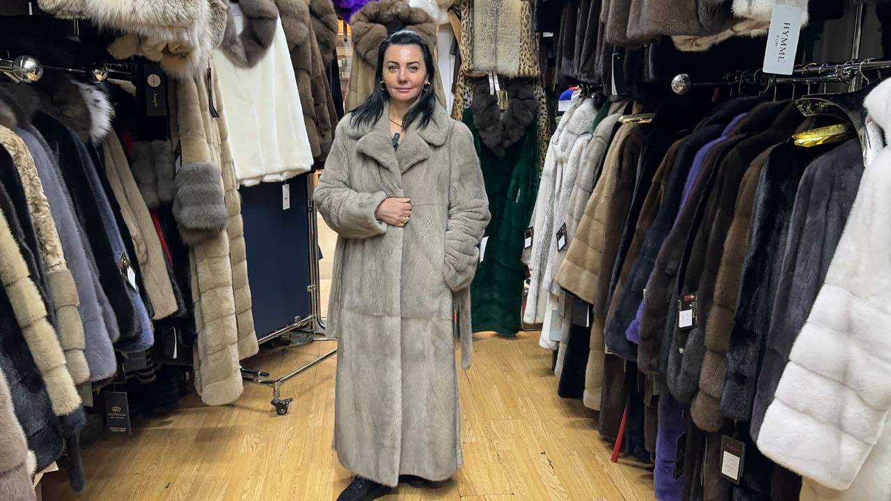 Мир меха у Наиры Шубы из норки. Каракуля. Куницы. Песца смотреть онлайн