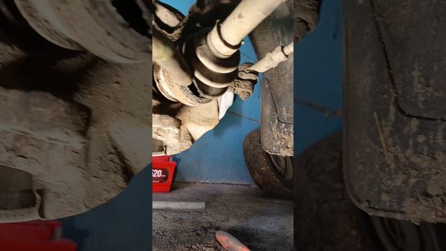 Пригнали на ремонт Hyundai Accent с заменой нижних рычагов! смотреть онлайн