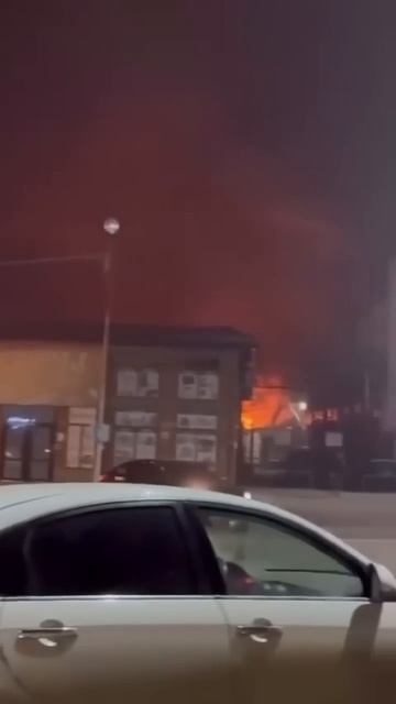 Ингушетии в Сунже загорелся торговый центр, сегодня в смотреть онлайн