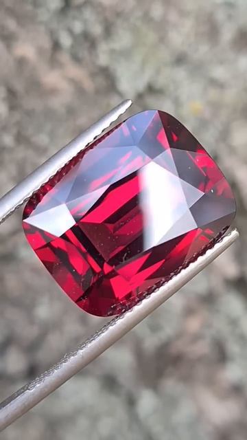 Gemmolog.ru - Танзанийсктй гранат родолит 12.5 кт. В наличии н? смотреть онлайн