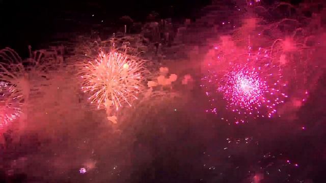 Салют на День Победы в Москве 9 мая 2025: прямая онлайн-трансляция