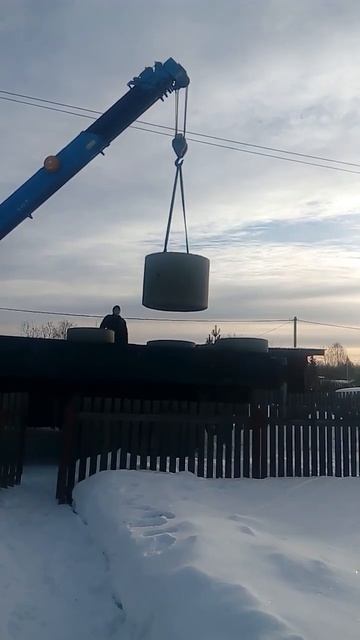 Разгрузка бетонных колец для колодца смотреть онлайн