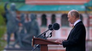 «Слава народу-победителю!»: Путин о силе духа, исторической правде и будущем России
