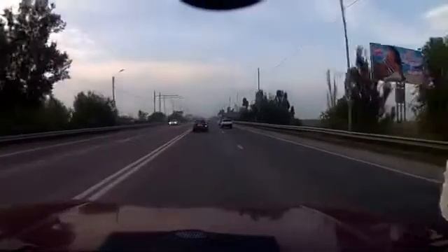 Молодой гонщик на ГАЗели Кормушка Уникальное Фото Видео Приколы Гифки смотреть онлайн