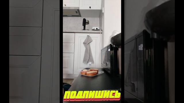 Вкусные бутерброды на завтрак - Жизнь как она есть с ДЦ смотреть онлайн