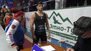Взвешивание борцов до 80 кг на первенстве Дагестана 2024